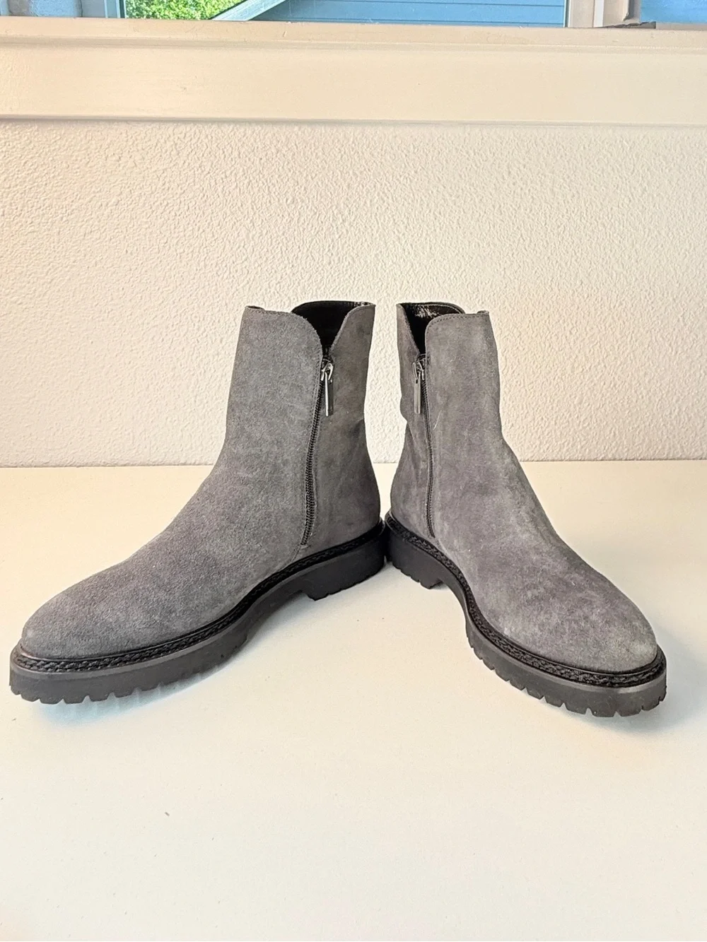 Aquatalia Gray Suede Lug Sole Ankle Boots Italy Size 8 Gray Boots leather